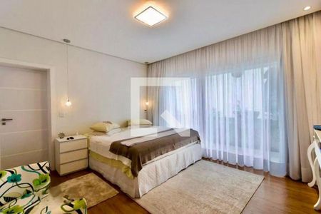 Casa à venda com 3 quartos, 300m² em Pacaembu, São Paulo