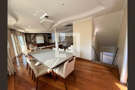 Sala de casa à venda com 4 quartos, 547m² em City América, São Paulo