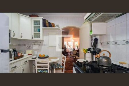Casa à venda com 4 quartos, 400m² em Jardim Panorama, São Paulo
