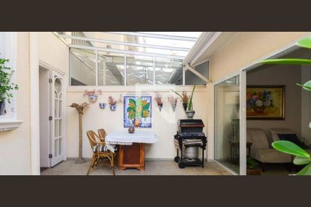 Casa à venda com 4 quartos, 400m² em Jardim Panorama, São Paulo