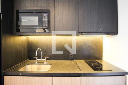 Cozinha de apartamento para alugar com 1 quarto, 35m² em Indianópolis, São Paulo