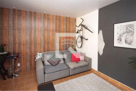 Casa à venda com 4 quartos, 200m² em Cambuci, São Paulo
