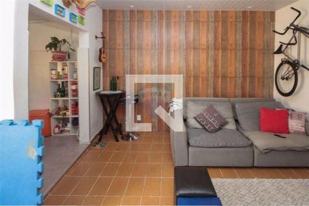 Casa à venda com 4 quartos, 200m² em Cambuci, São Paulo