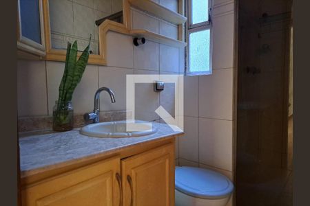 Banheiro de apartamento à venda com 1 quarto, 50m² em Mont’serrat, Porto Alegre