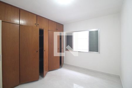 Quarto 1 de casa para alugar com 3 quartos, 210m² em Socorro, São Paulo