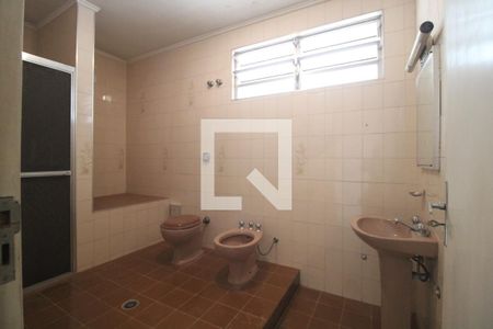 Banheiro da suíte de casa para alugar com 3 quartos, 210m² em Socorro, São Paulo