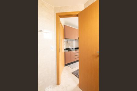 Banheiro Social de kitnet/studio à venda com 1 quarto, 23m² em Jardim Botânico, Curitiba