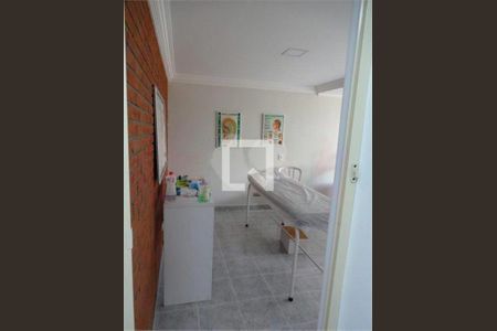 Casa à venda com 4 quartos, 130m² em Jardim Ester Yolanda, São Paulo