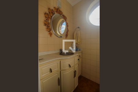 Banheiro de casa para alugar com 5 quartos, 150m² em Glória, Porto Alegre