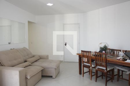 Sala de apartamento para alugar com 2 quartos, 84m² em Jardim Branca Flor, Embu das Artes
