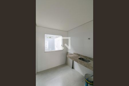 Casa à venda com 2 quartos, 68m² em Planalto, Belo Horizonte