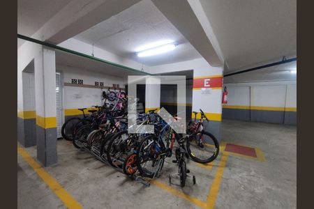 Bicicletário  de apartamento à venda com 2 quartos, 65m² em Vila Gumercindo, São Paulo