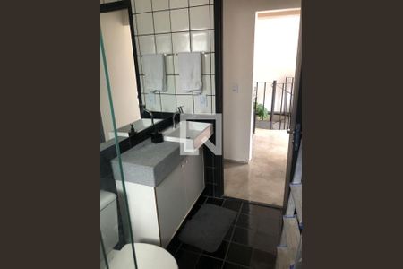 banheiro 2 de apartamento para alugar com 1 quarto, 88m² em São Lucas, Belo Horizonte