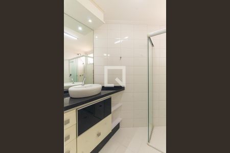 Banheiro da Suíte de apartamento para alugar com 3 quartos, 81m² em Vila Carrão, São Paulo