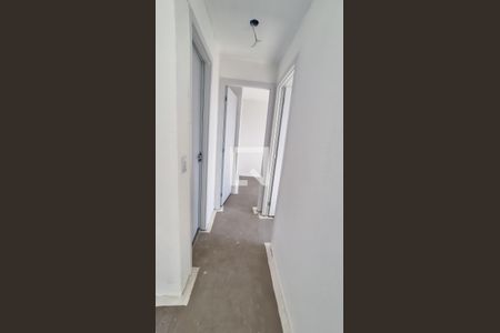 Corredor de apartamento para alugar com 2 quartos, 44m² em Vila Kosmos, Rio de Janeiro