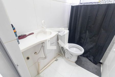 Banheiro de casa para alugar com 1 quarto, 45m² em Senador Vasconcelos, Rio de Janeiro