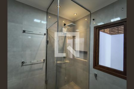 Banheiro da Suíte de casa para alugar com 2 quartos, 110m² em Barra da Lagoa, Florianópolis