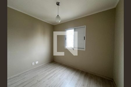 Quarto 2 de apartamento para alugar com 3 quartos, 67m² em Jardim Tupanci, Barueri