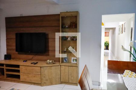 sala de casa à venda com 6 quartos, 170m² em Jardim Roberto, Osasco