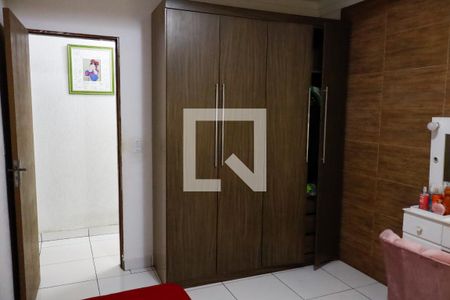 Quarto 1 de casa à venda com 6 quartos, 170m² em Jardim Roberto, Osasco
