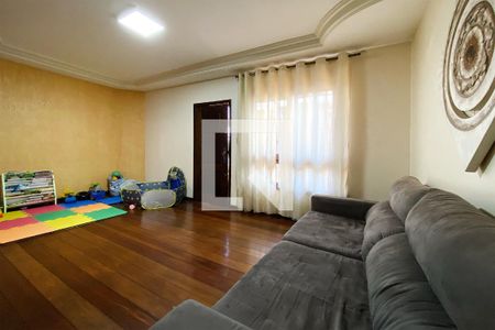 Casa à venda com 5 quartos, 360m² em Fernão Dias, Belo Horizonte