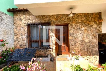 Casa à venda com 5 quartos, 360m² em Fernão Dias, Belo Horizonte