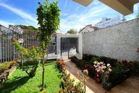 Casa à venda com 5 quartos, 360m² em Fernão Dias, Belo Horizonte