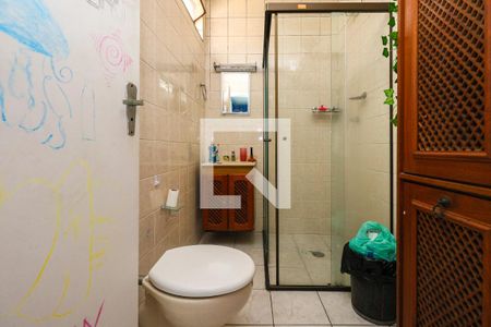 Banheiro da Suíte de casa para alugar com 2 quartos, 111m² em Nucleo Residencial Isabela, Taboão da Serra