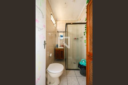 Banheiro da Suíte de casa para alugar com 2 quartos, 111m² em Nucleo Residencial Isabela, Taboão da Serra