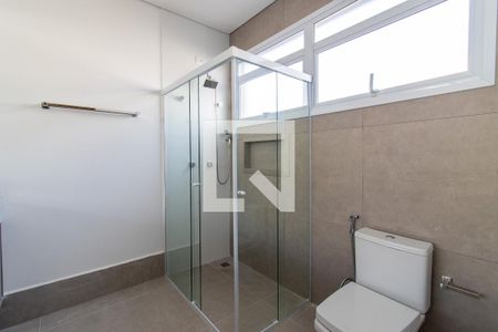 Banheiro da Suíte 1 de casa de condomínio à venda com 3 quartos, 245m² em Parque Taquaral, Campinas