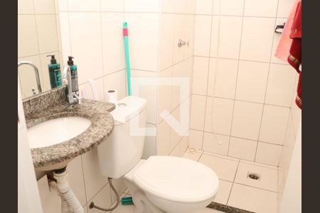 Banheiro da Suíte de apartamento à venda com 3 quartos, 70m² em Vila Sao Luiz, Goiânia