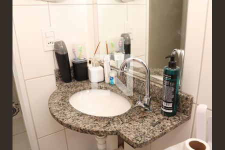 Banheiro da Suíte de apartamento à venda com 3 quartos, 70m² em Vila Sao Luiz, Goiânia