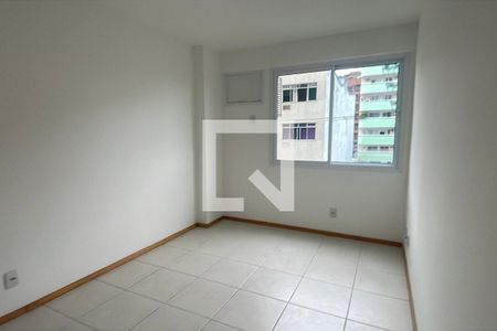Quarto 3 de apartamento para alugar com 3 quartos, 88m² em Jardim Vinte E Cinco de Agosto, Duque de Caxias