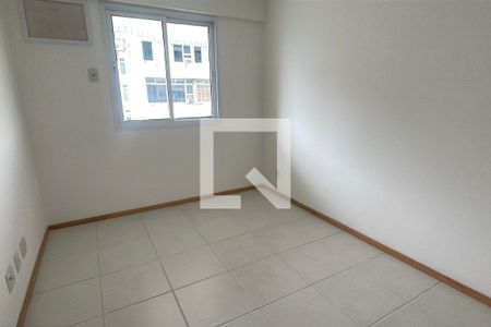 Quarto 1 de apartamento para alugar com 3 quartos, 88m² em Jardim Vinte E Cinco de Agosto, Duque de Caxias