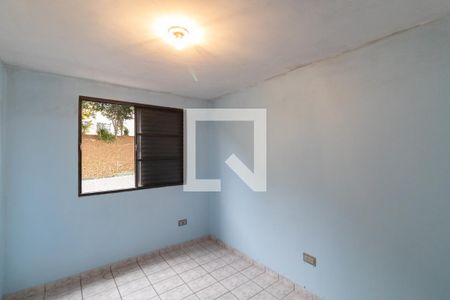 Quarto 1 de apartamento para alugar com 2 quartos, 48m² em Conjunto Habitacional Fazenda do Carmo, São Paulo