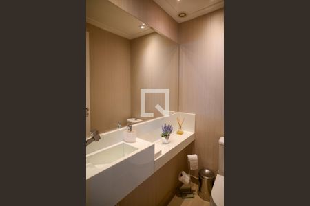 Lavabo de apartamento à venda com 3 quartos, 143m² em Vila Gumercindo, São Paulo