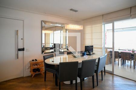 Sala de apartamento à venda com 3 quartos, 143m² em Vila Gumercindo, São Paulo