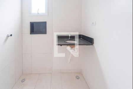 Banheiro de apartamento à venda com 2 quartos, 42m² em Vila Humaita, Santo André