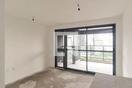 Espaço de trabalho com mesa e cadeira, iluminação natural e vista para a cidade. de kitnet/studio à venda com 1 quarto, 33m² em Higienópolis, São Paulo
