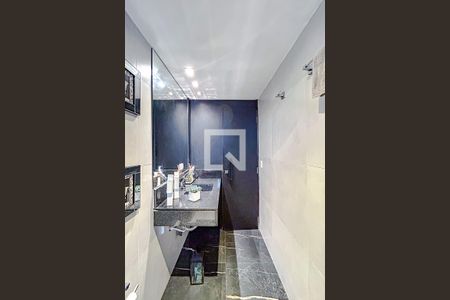 Banheiro de apartamento à venda com 3 quartos, 220m² em Tatuapé, São Paulo