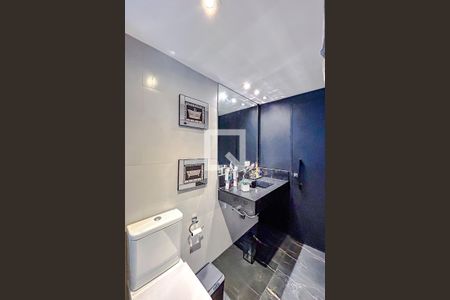 Banheiro de apartamento à venda com 3 quartos, 220m² em Tatuapé, São Paulo