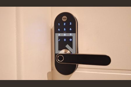 Fechadura eletrônica de apartamento para alugar com 1 quarto, 55m² em Pompeia, São Paulo