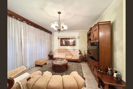 Sala de casa à venda com 6 quartos, 253m² em Vila Pereira Barreto, São Paulo