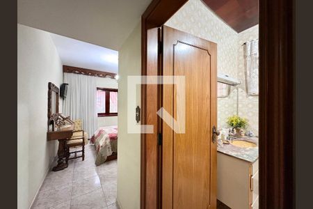 Suíte  de casa à venda com 6 quartos, 253m² em Vila Pereira Barreto, São Paulo