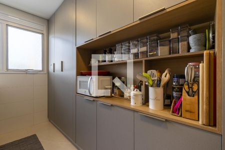Cozinha de apartamento à venda com 2 quartos, 74m² em Cambuí, Campinas