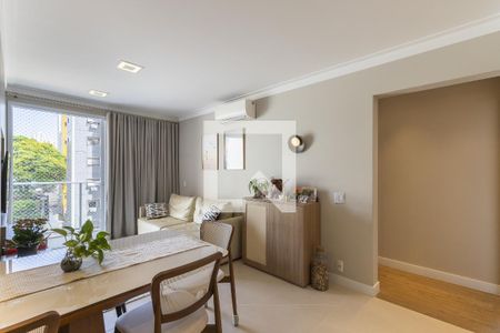 Sala de apartamento à venda com 2 quartos, 74m² em Cambuí, Campinas