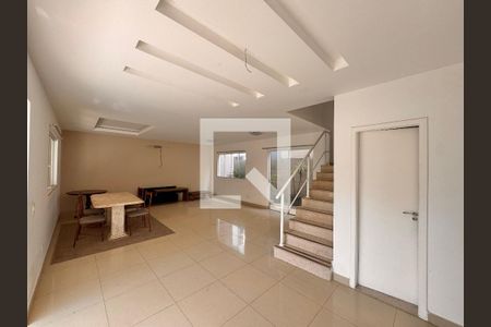 Sala de casa de condomínio para alugar com 4 quartos, 300m² em Vargem Pequena, Rio de Janeiro