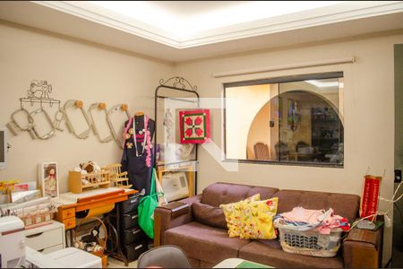 Casa à venda com 5 quartos, 560m² em Parque Acalanto, Goiânia