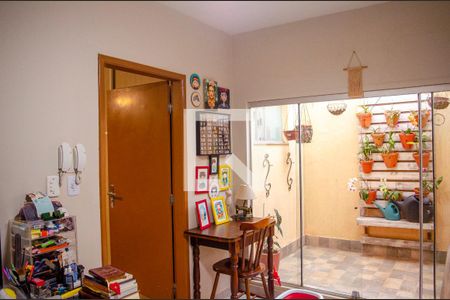 Casa à venda com 5 quartos, 560m² em Parque Acalanto, Goiânia