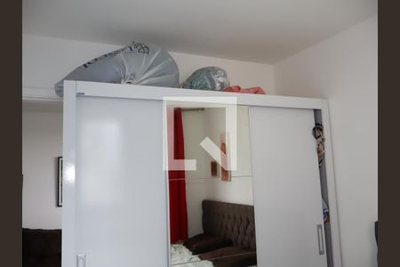 Quarto 2 de apartamento para alugar com 2 quartos, 49m² em Parque São Lourenço, São Paulo